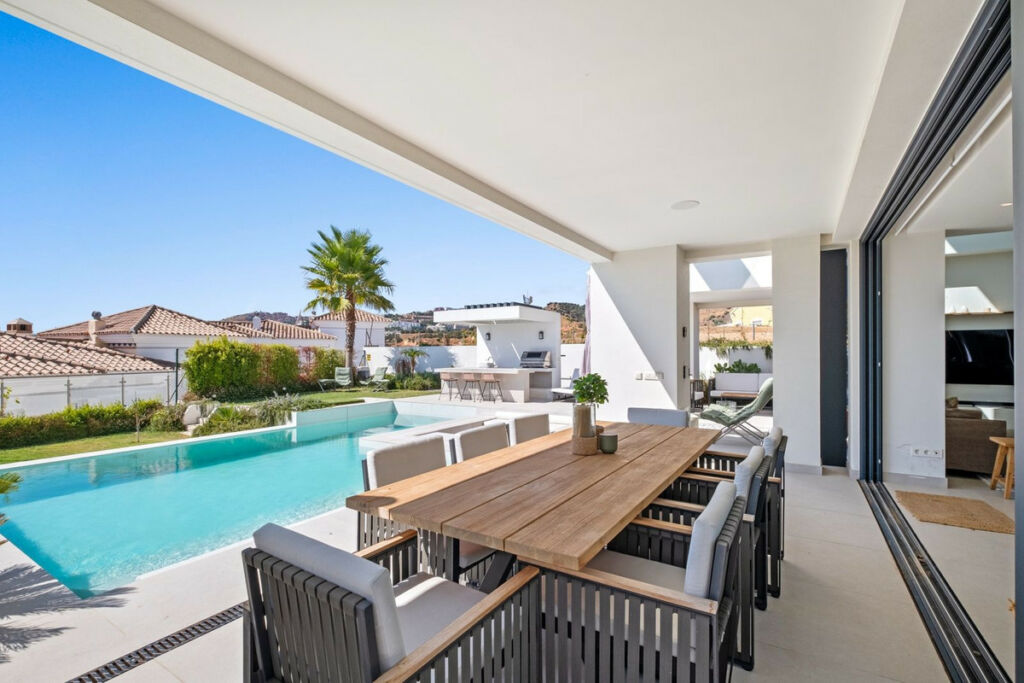 Detached Villa Riviera del Sol Málaga - image 14