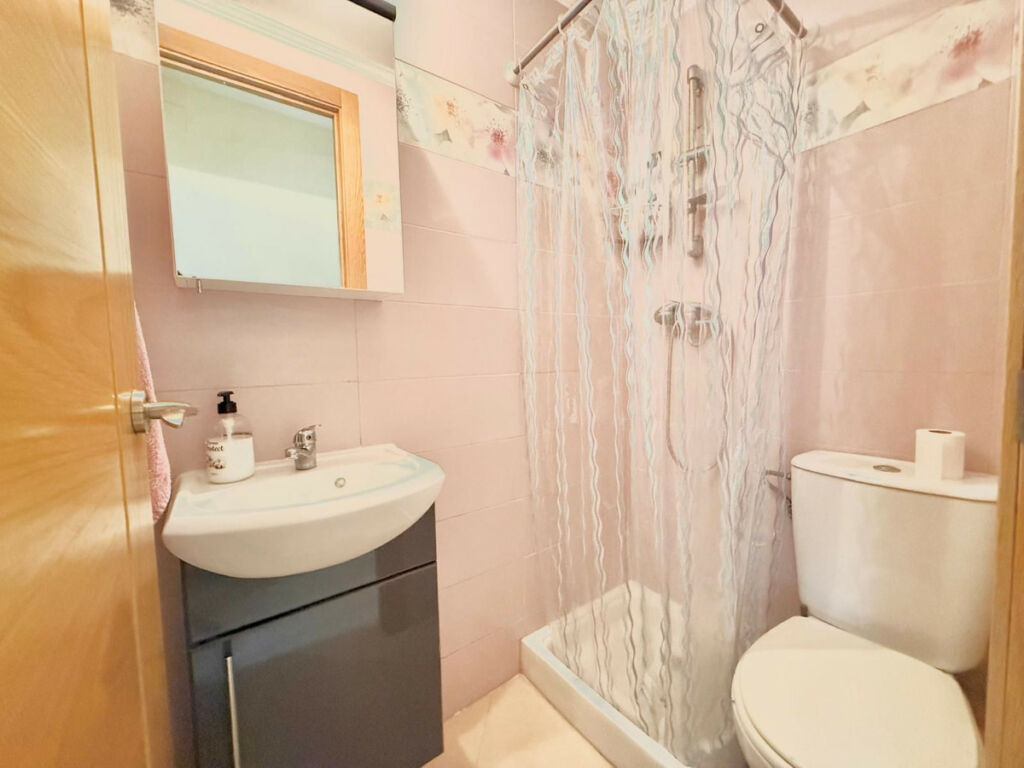Middle Floor Apartment Fuengirola Málaga - image 14
