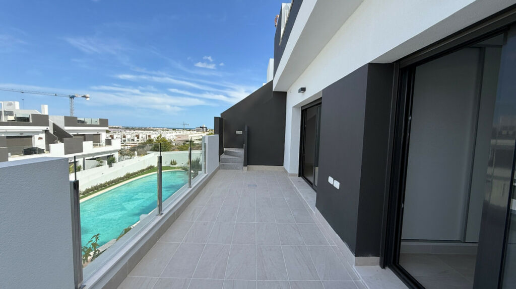 Middle Floor Apartment Torrevieja Alicante - image 14