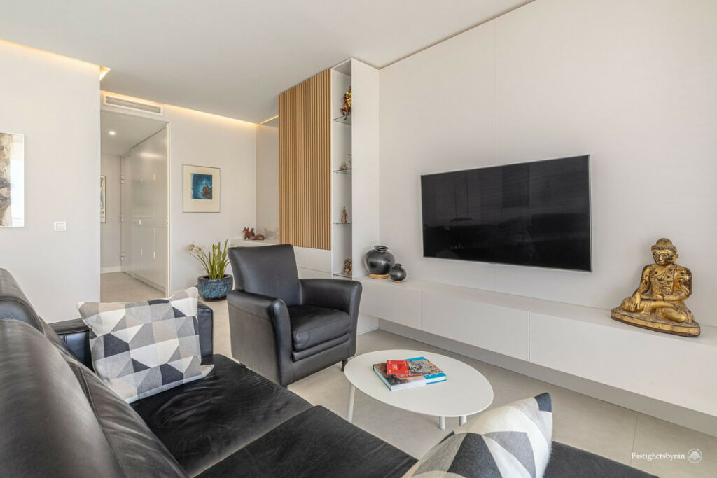 Middle Floor Apartment Estepona Málaga - image 14