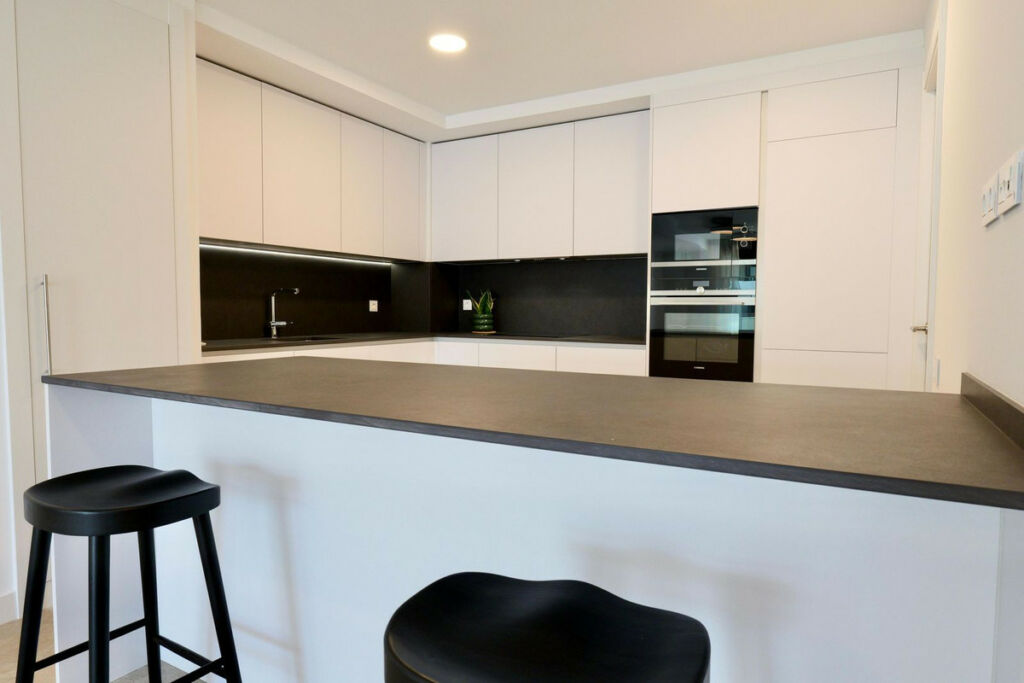 Middle Floor Apartment Estepona Málaga - image 14