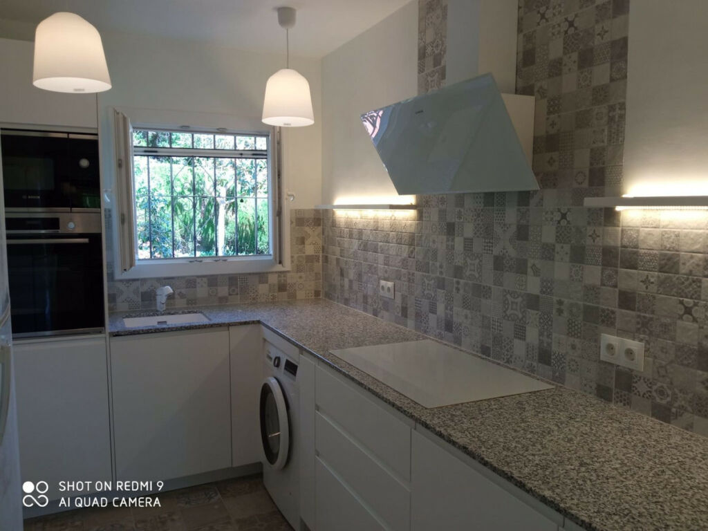 Detached Villa Río Real Málaga - image 14