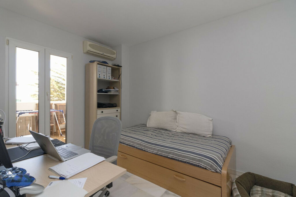 Middle Floor Apartment Benalmadena Málaga - image 14