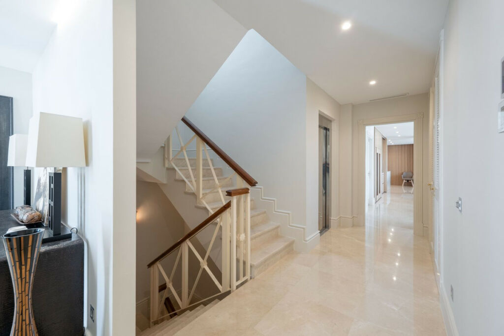 Detached Villa Marbella Málaga - image 14
