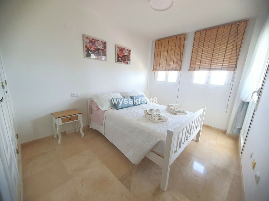 Middle Floor Apartment La Duquesa Málaga - image 15