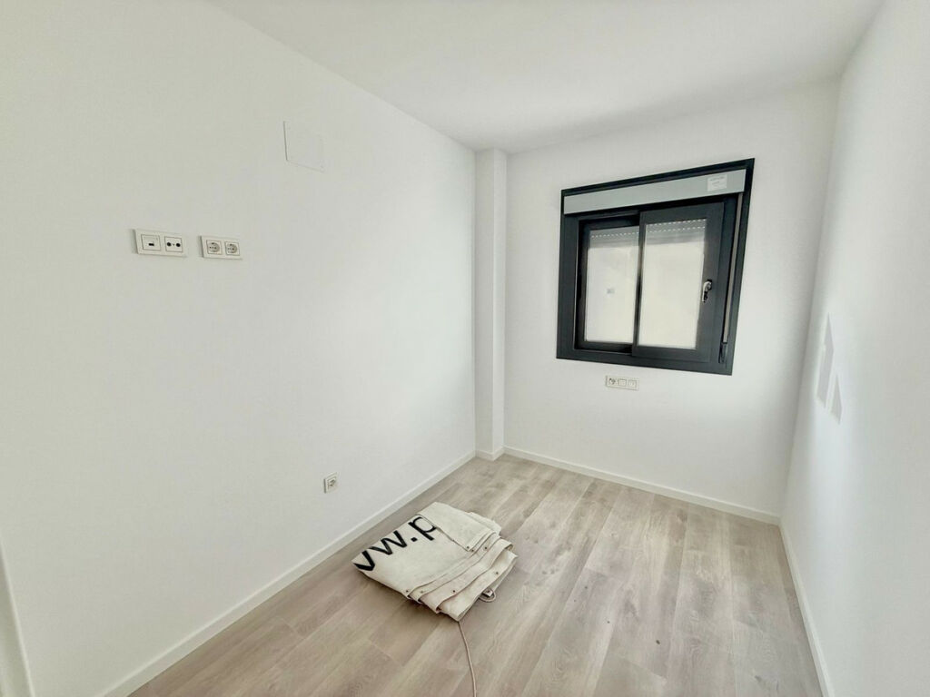 Middle Floor Apartment Fuengirola Málaga - image 14