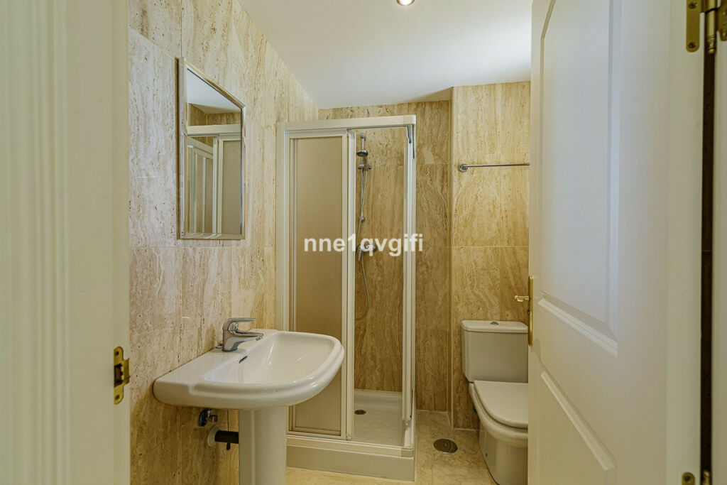 Middle Floor Apartment Elviria Málaga - image 18
