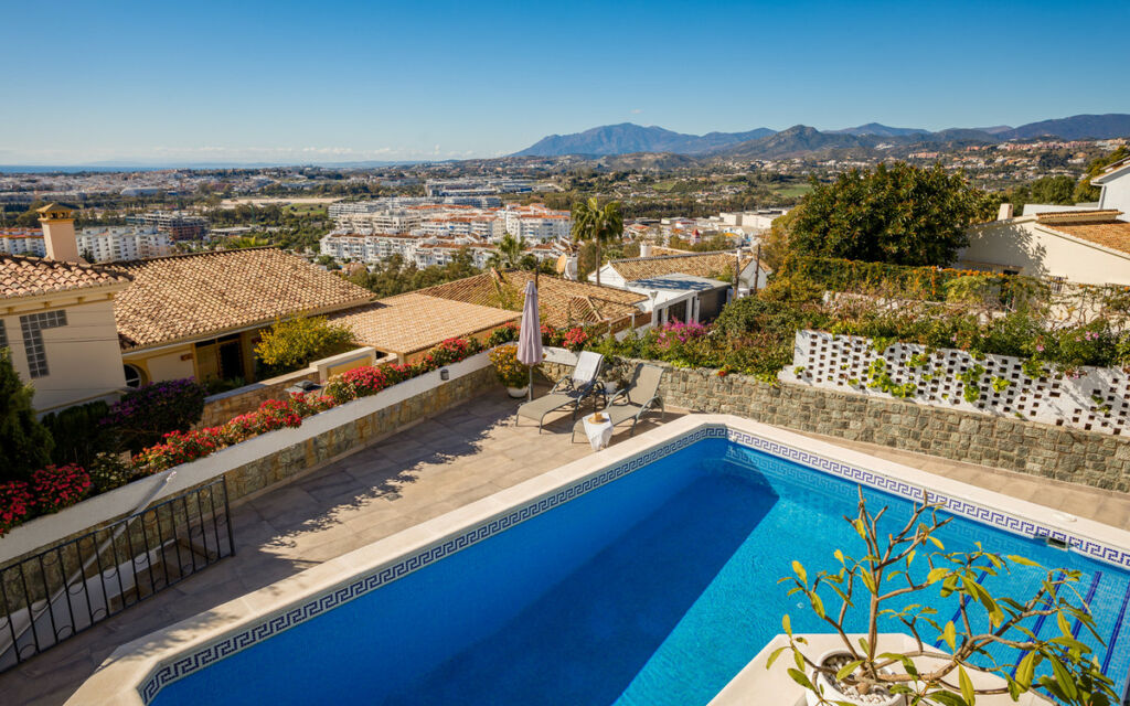Detached Villa Nueva Andalucía Málaga - image 14