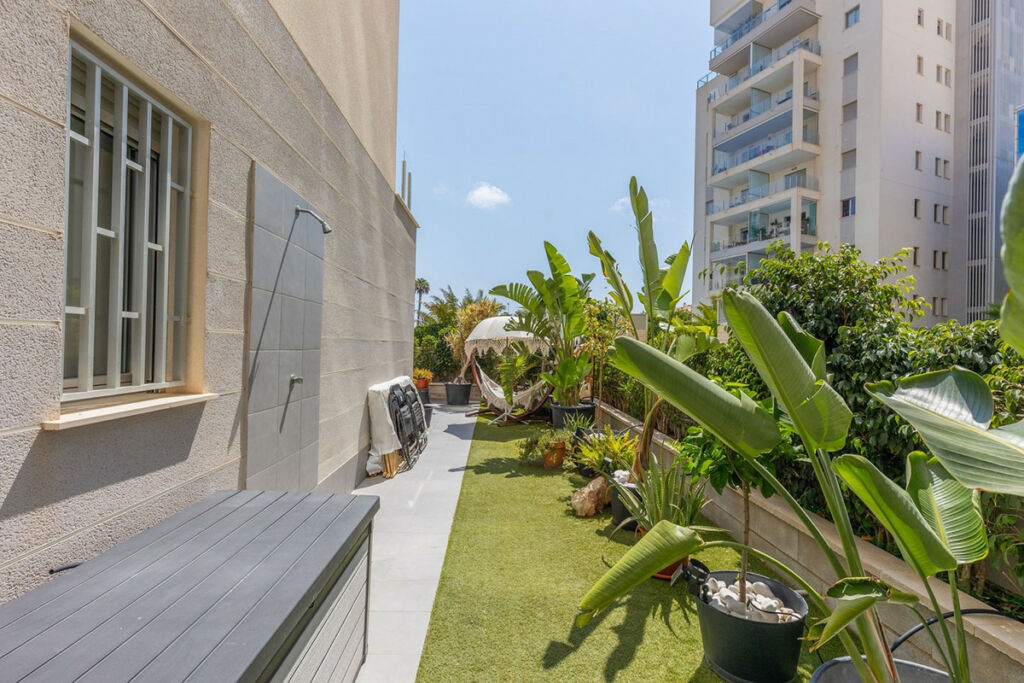 Ground Floor Apartment La Mata Alicante - image 15
