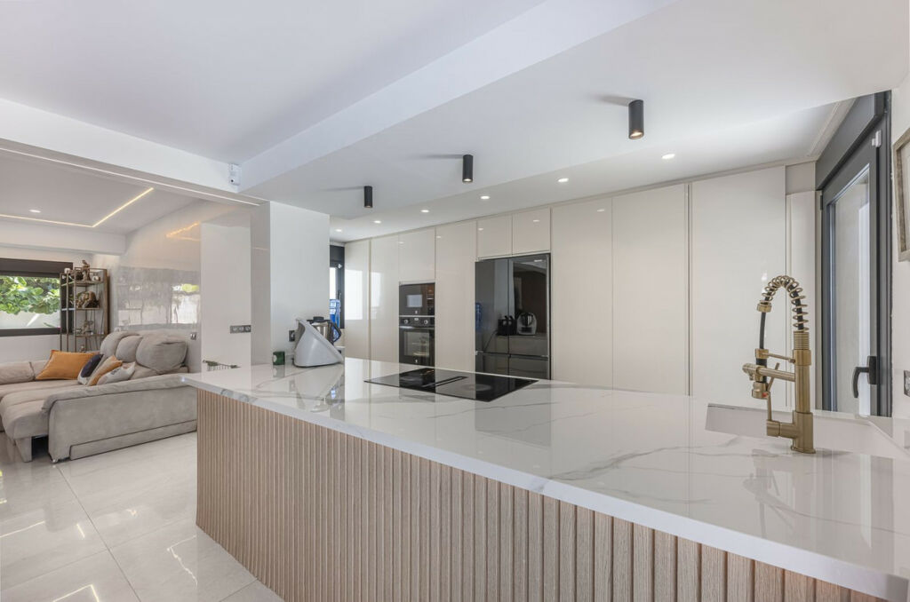 Detached Villa New Golden Mile Málaga - image 14
