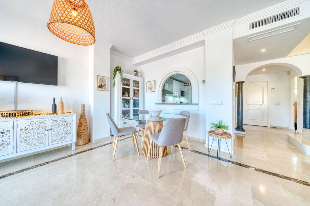 Townhouse La Duquesa Málaga - image 15