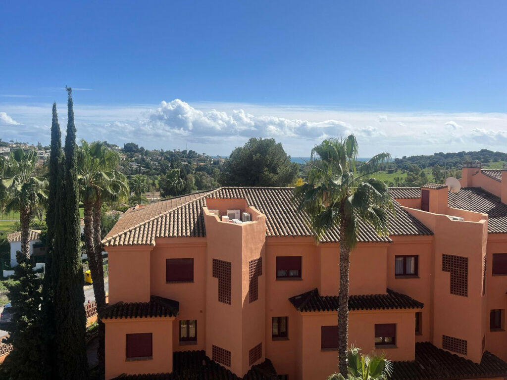 Top Floor Apartment El Paraiso Málaga - image 14