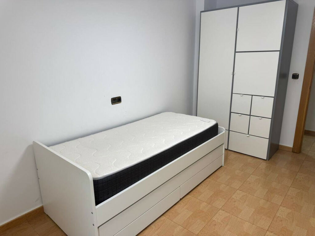 Middle Floor Apartment Torrevieja Alicante - image 14