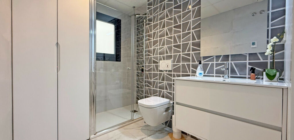 Middle Floor Apartment Los Altos Alicante - image 14