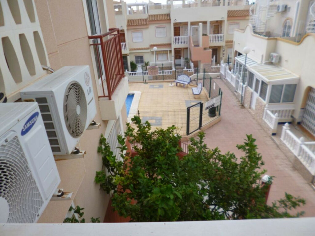 Middle Floor Apartment La Florida Alicante - image 14