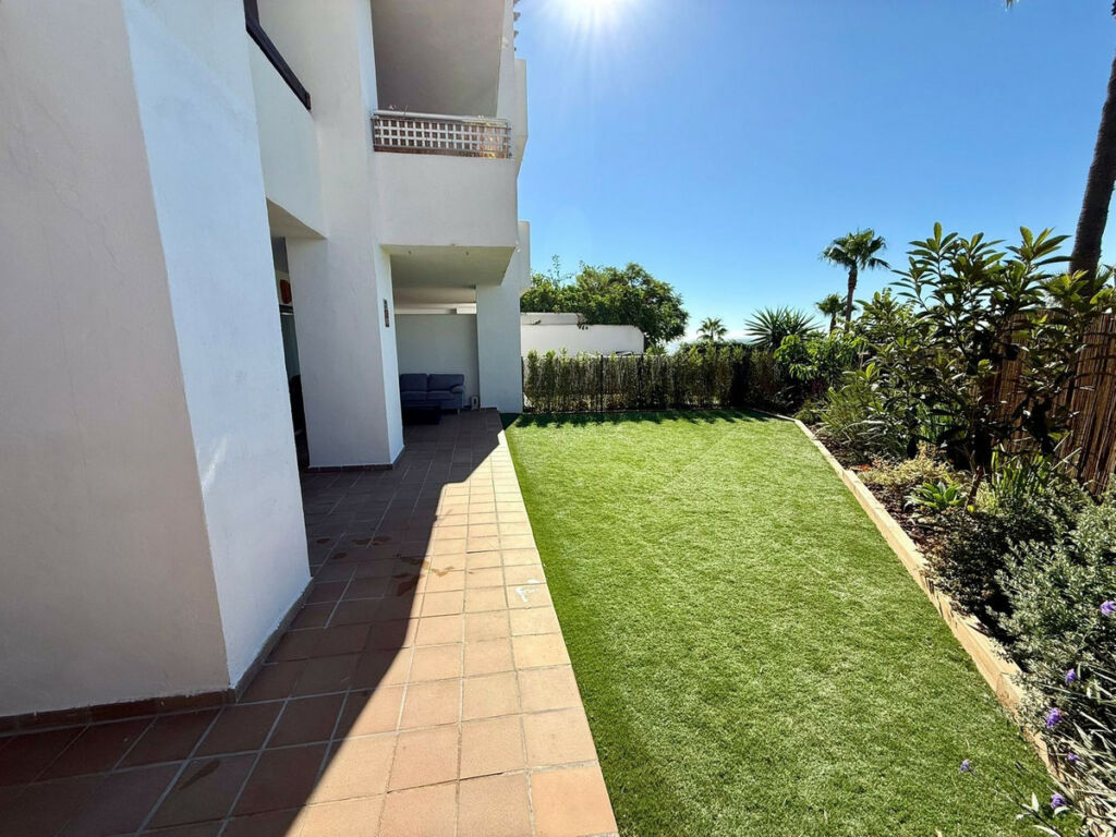 Ground Floor Apartment La Alcaidesa Cádiz - image 4