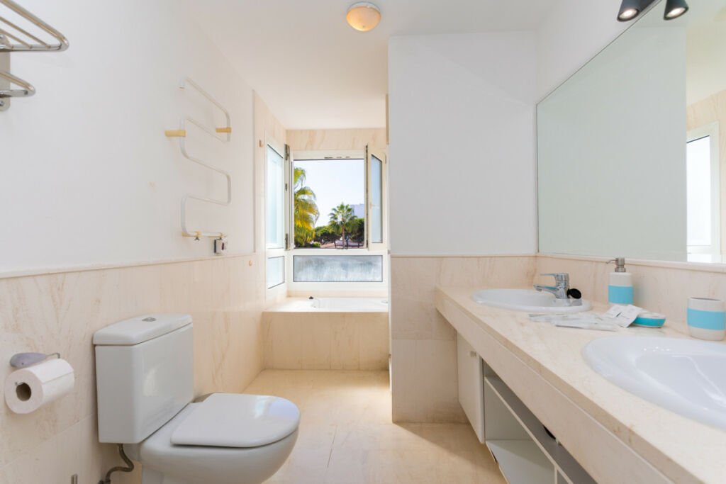 Middle Floor Apartment Calahonda Málaga - image 14