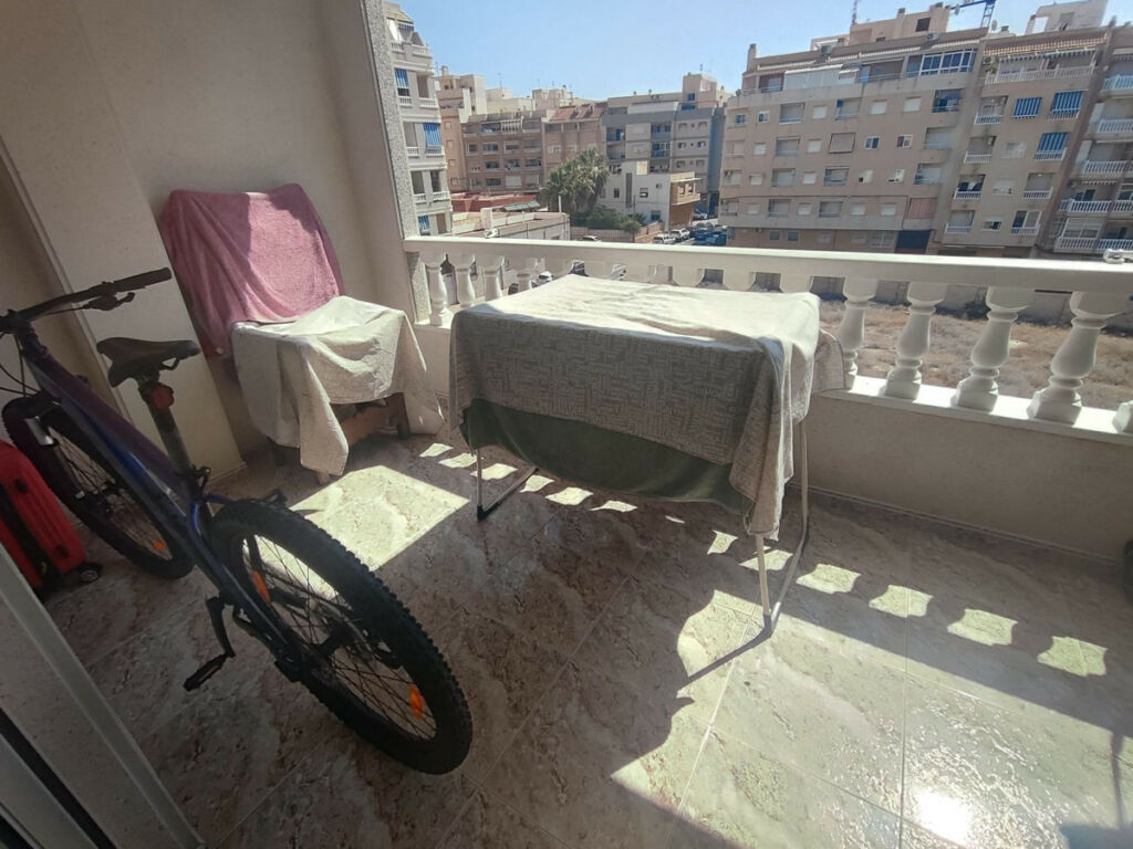 Middle Floor Apartment Torrevieja Alicante - image 14