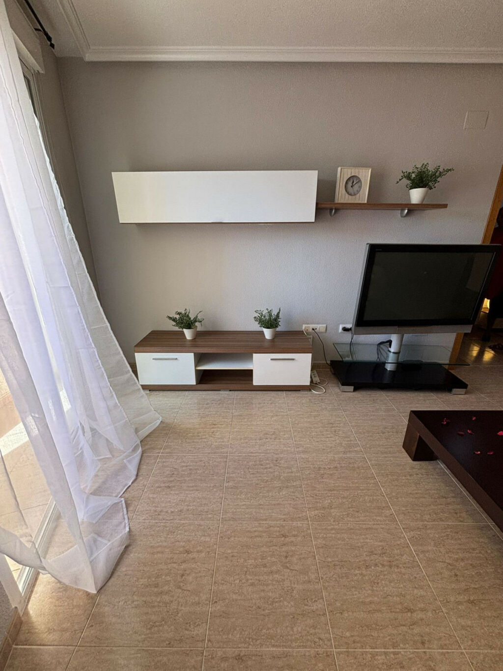 Middle Floor Apartment Torrevieja Alicante - image 14