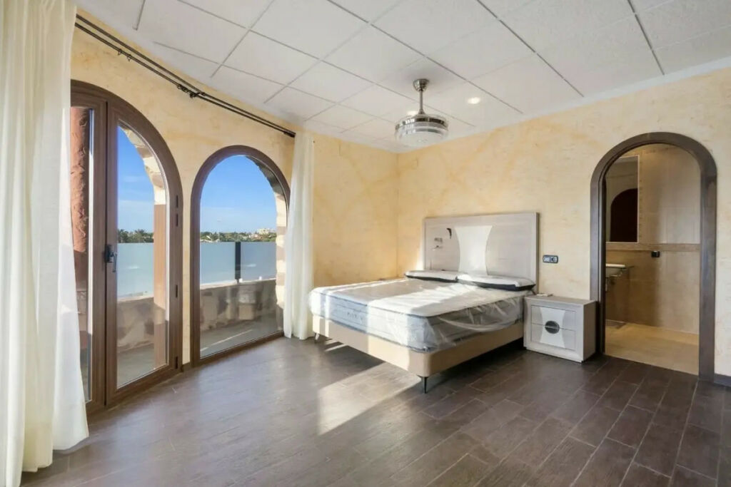 Detached Villa La Zenia Alicante - image 14