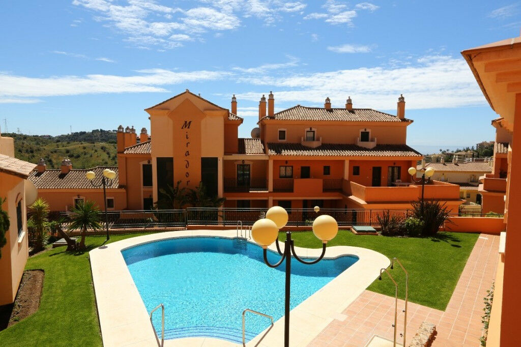 Middle Floor Apartment Elviria Málaga - image 19