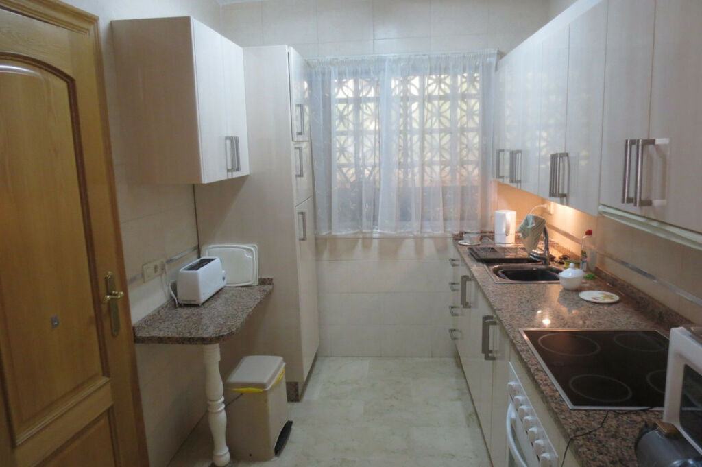 Middle Floor Apartment Fuengirola Málaga - image 14