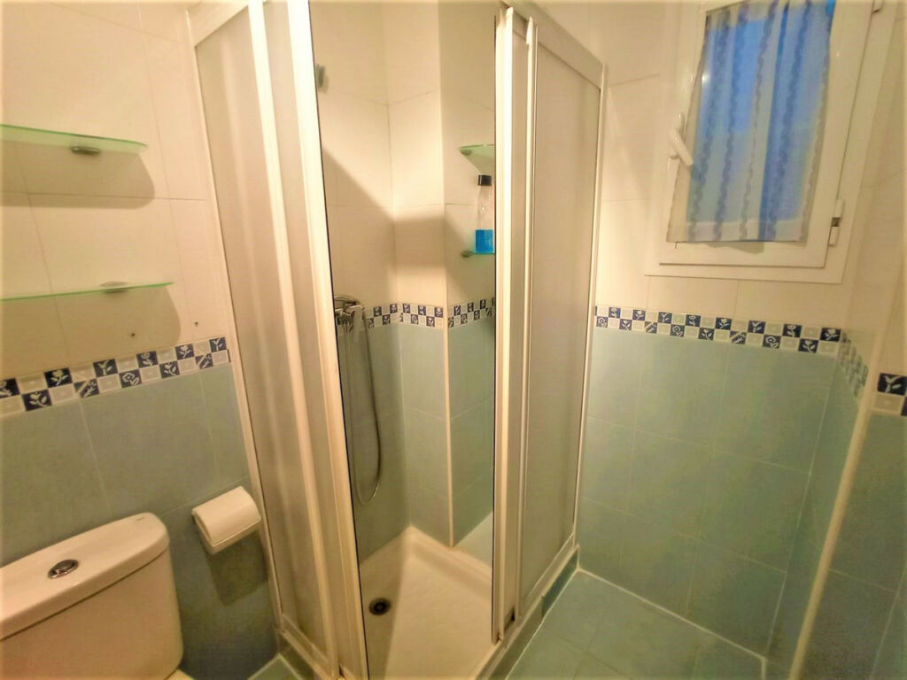 Middle Floor Apartment Los Boliches Málaga - image 12