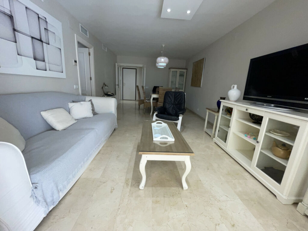 Middle Floor Apartment Estepona Málaga - image 14
