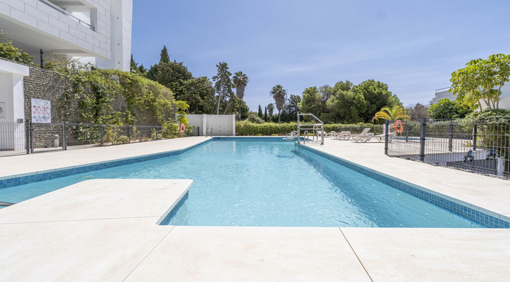 Middle Floor Apartment Casares Málaga - image 14