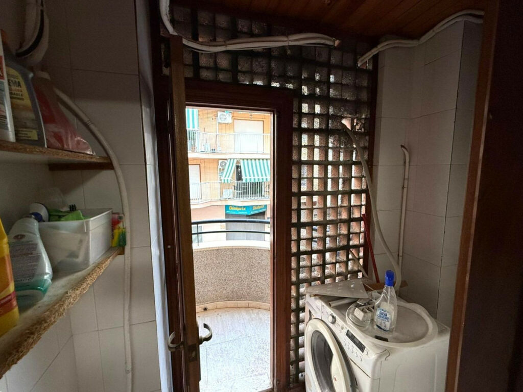 Middle Floor Apartment Torrevieja Alicante - image 14