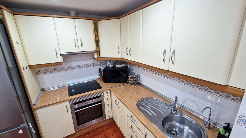 Middle Floor Apartment Benalmadena Málaga - image 14