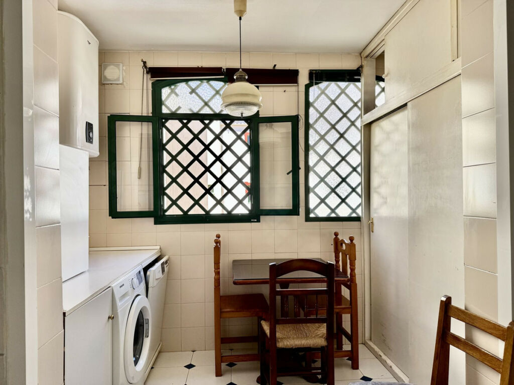 Middle Floor Apartment Fuengirola Málaga - image 13