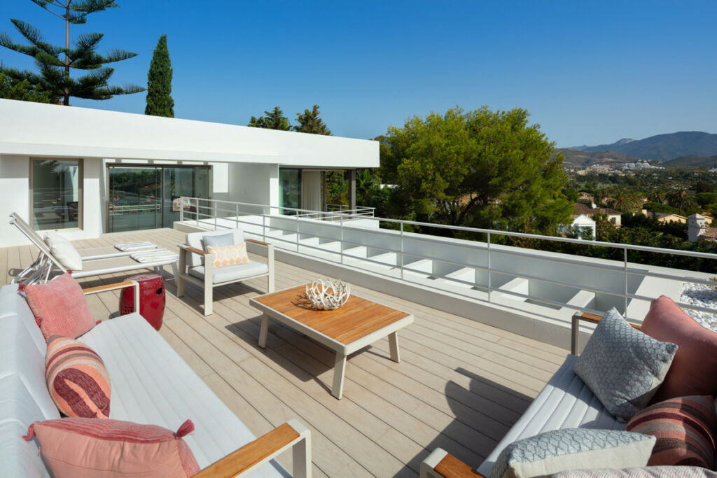Detached Villa Aloha Málaga - image 14