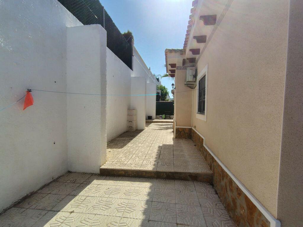 Detached Villa Bigastro Alicante - image 13