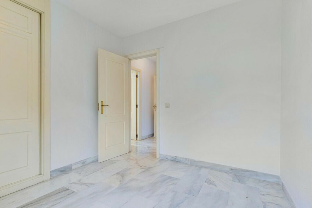 Middle Floor Studio Marbella Málaga - image 14