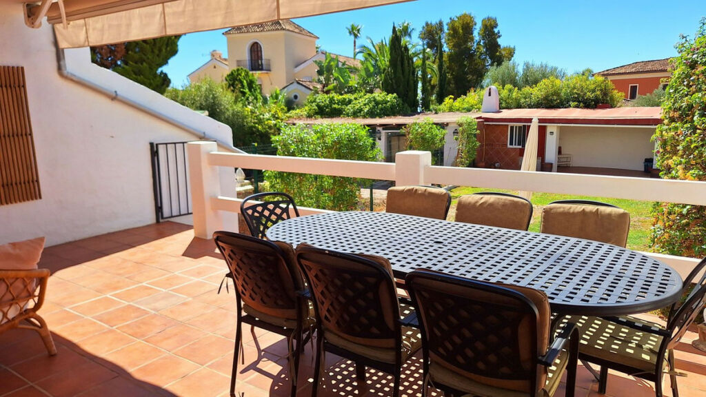 Townhouse La Duquesa Málaga - image 14