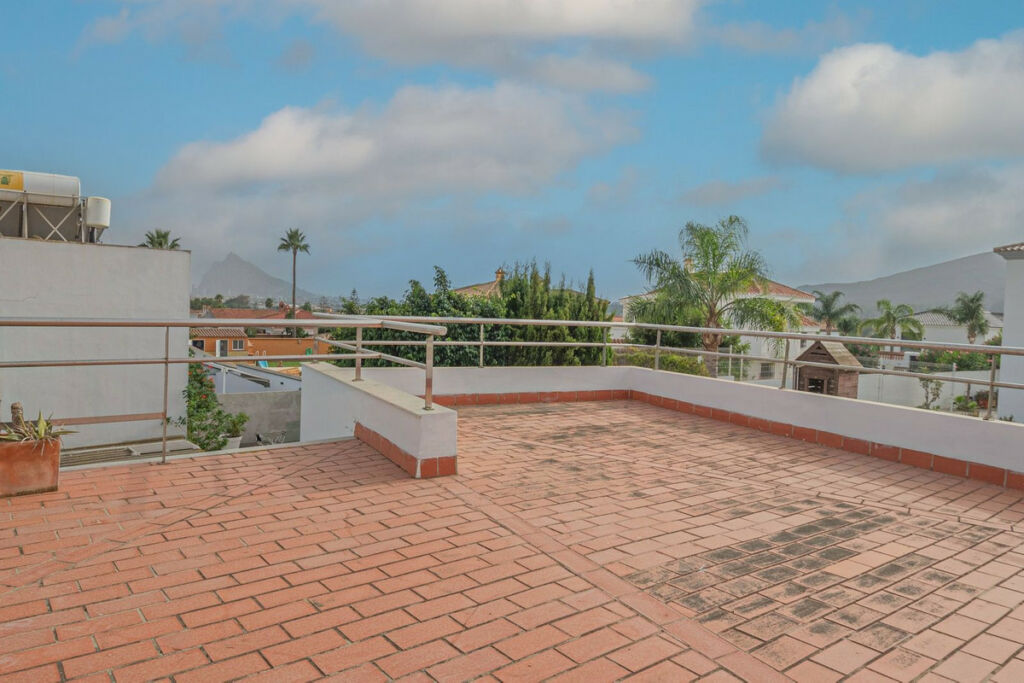 Detached Villa La Línea Cádiz - image 13