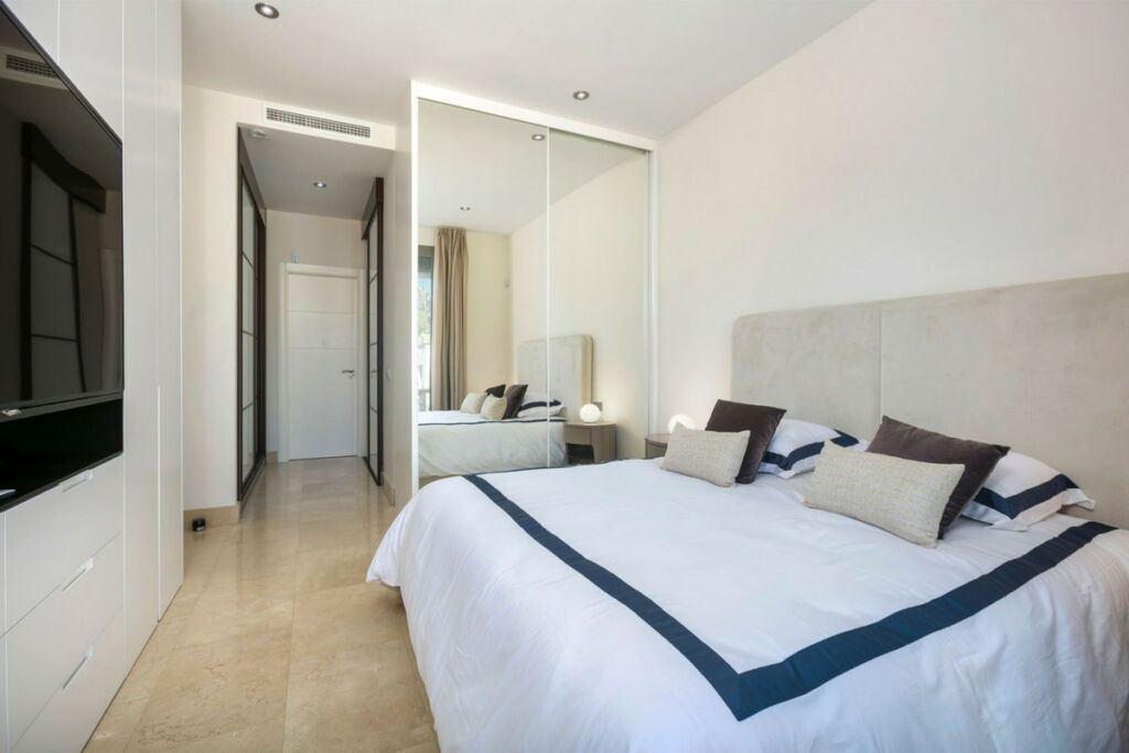 Detached Villa Benahavís Málaga - image 14