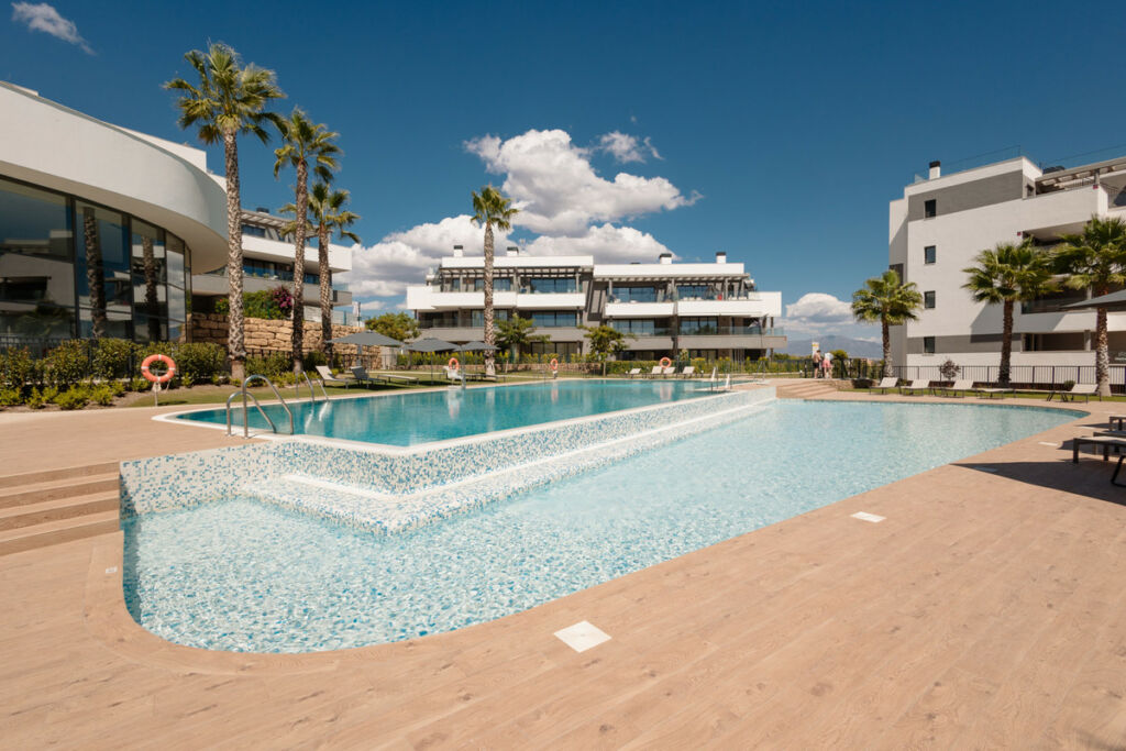 Middle Floor Apartment Estepona Málaga - image 14