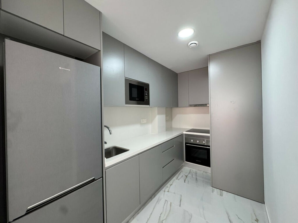 Middle Floor Apartment Torrevieja Alicante - image 14