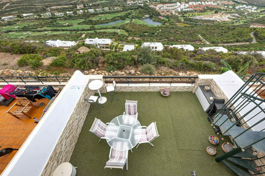 Top Floor Apartment Casares Málaga - image 14