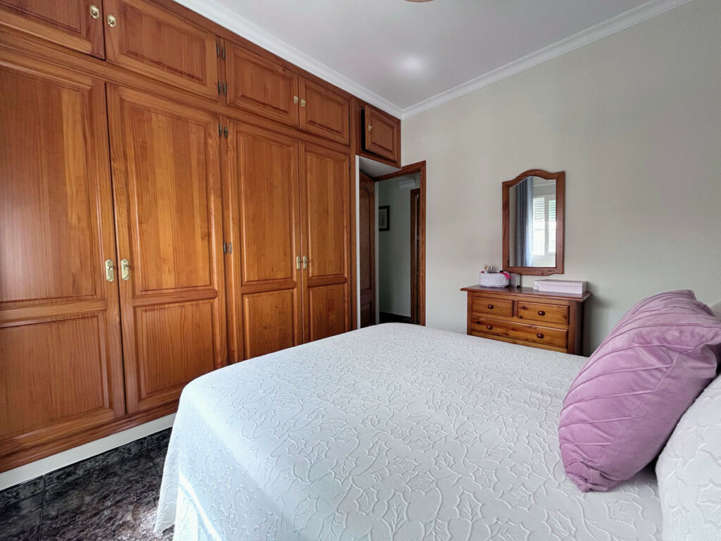 Middle Floor Apartment Estepona Málaga - image 13