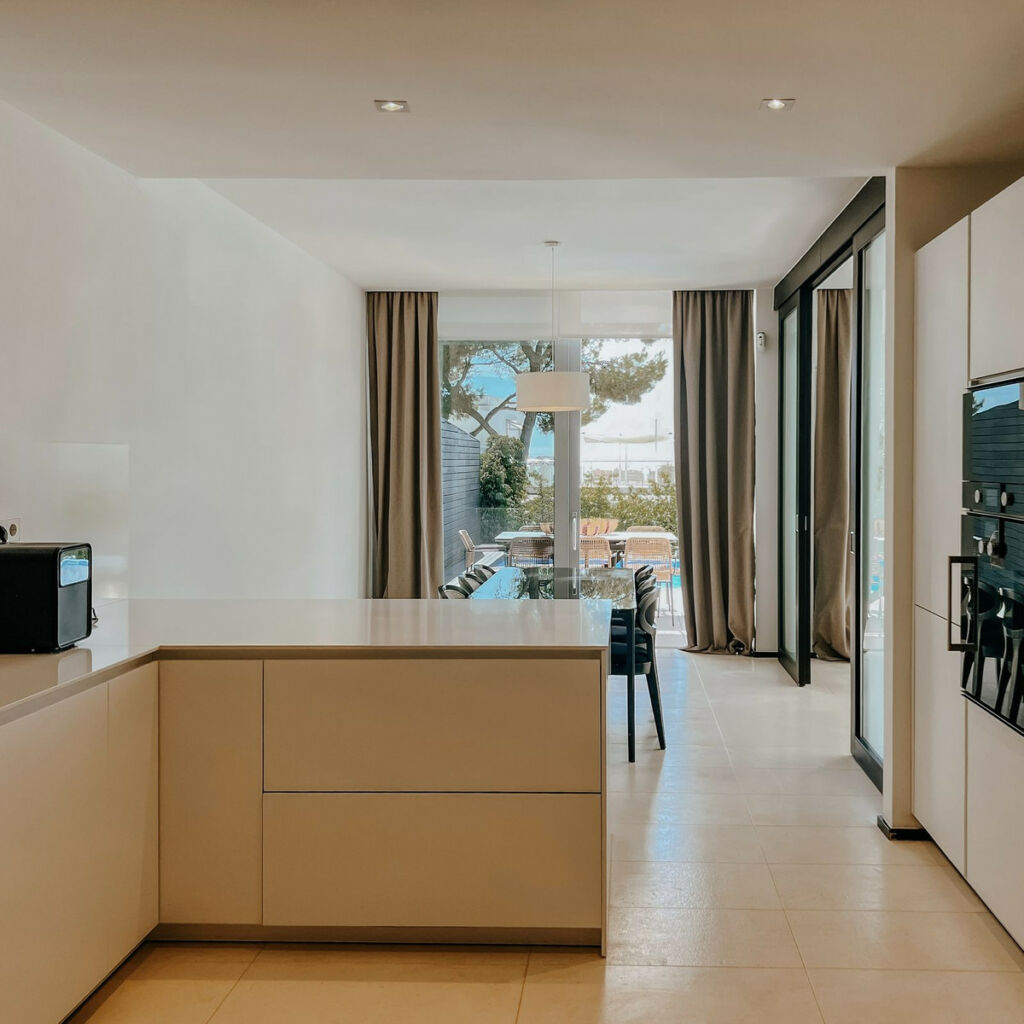 Townhouse Sierra Blanca Málaga - image 14