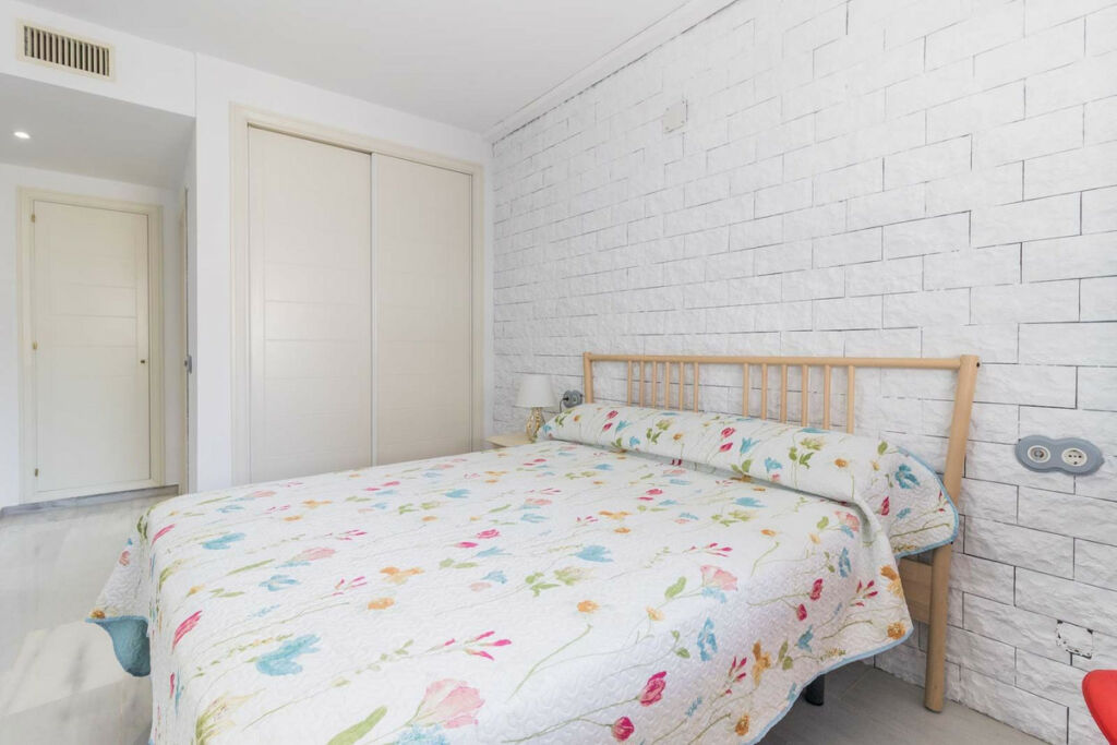 Middle Floor Apartment Estepona Málaga - image 14