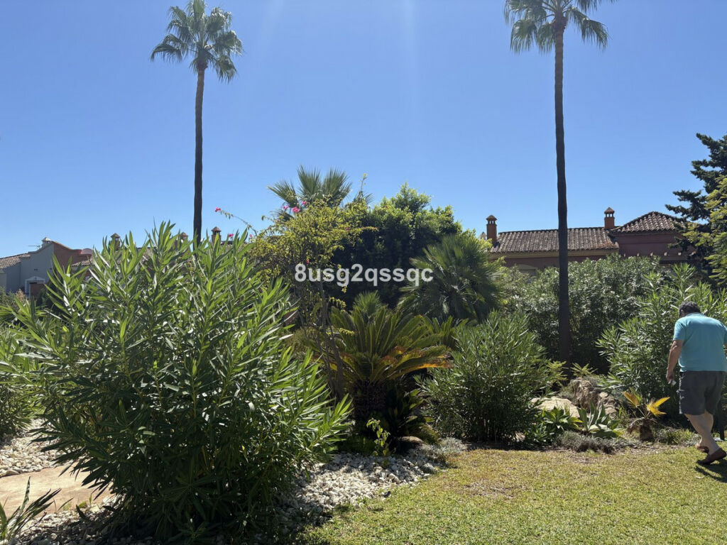 Semi-Detached House Bel Air Málaga - image 14