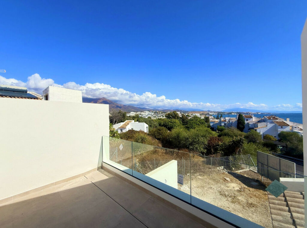 Semi-Detached House Estepona Málaga - image 17