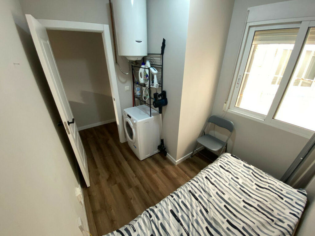Middle Floor Apartment Torrevieja Alicante - image 14