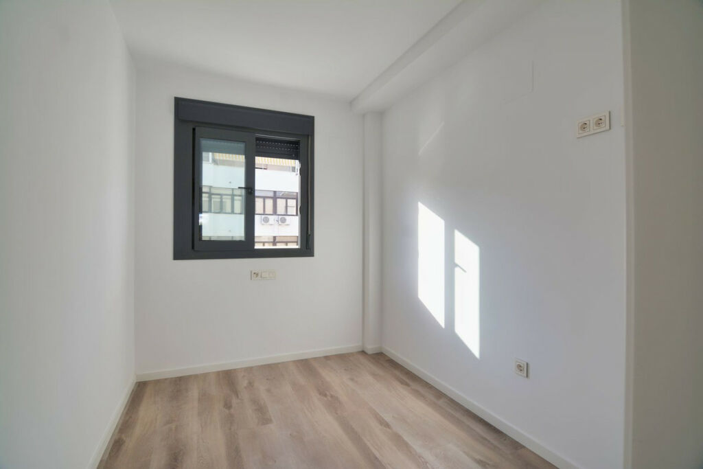 Middle Floor Apartment Fuengirola Málaga - image 14