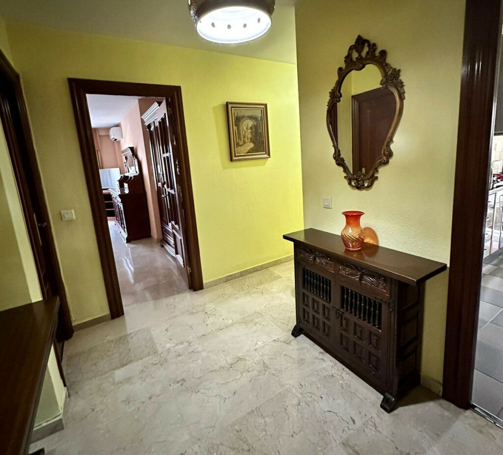 Middle Floor Apartment Benalmadena Málaga - image 17