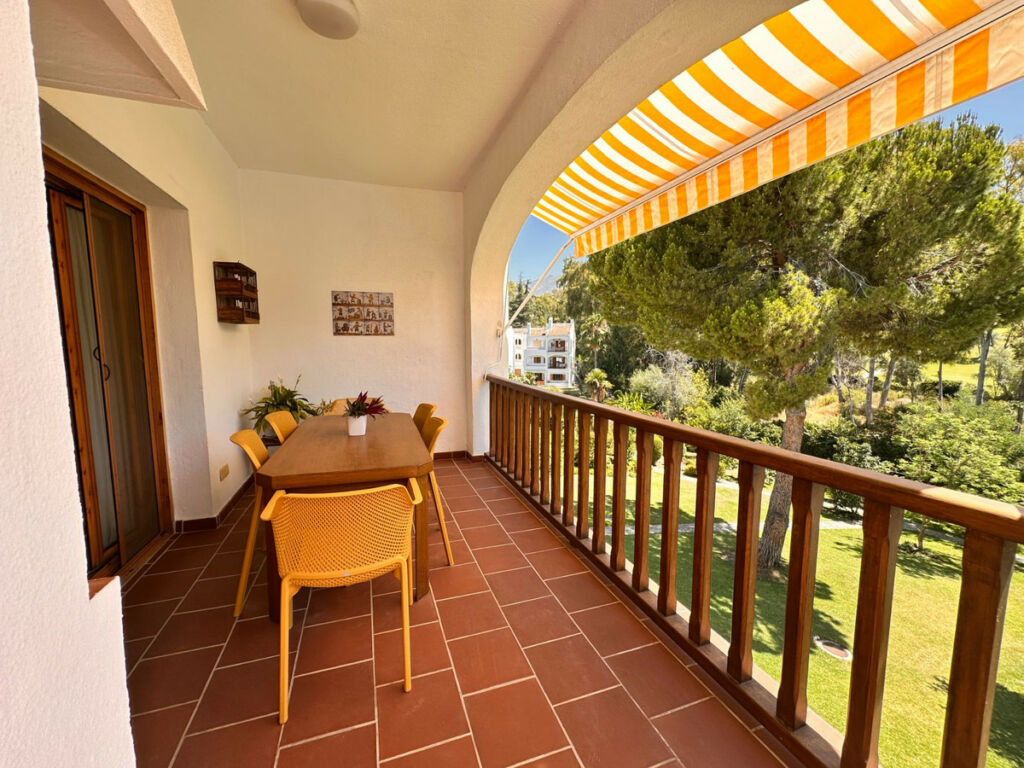 Middle Floor Apartment Nueva Andalucía Málaga - image 14